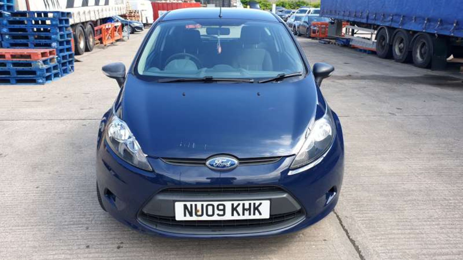 BLUE FORD FIESTA STYLE 82. Reg : NU09 KHK, Mileage : 99,518 Details: KEYS HAS LOG BOOK MOT UNTIL 8/