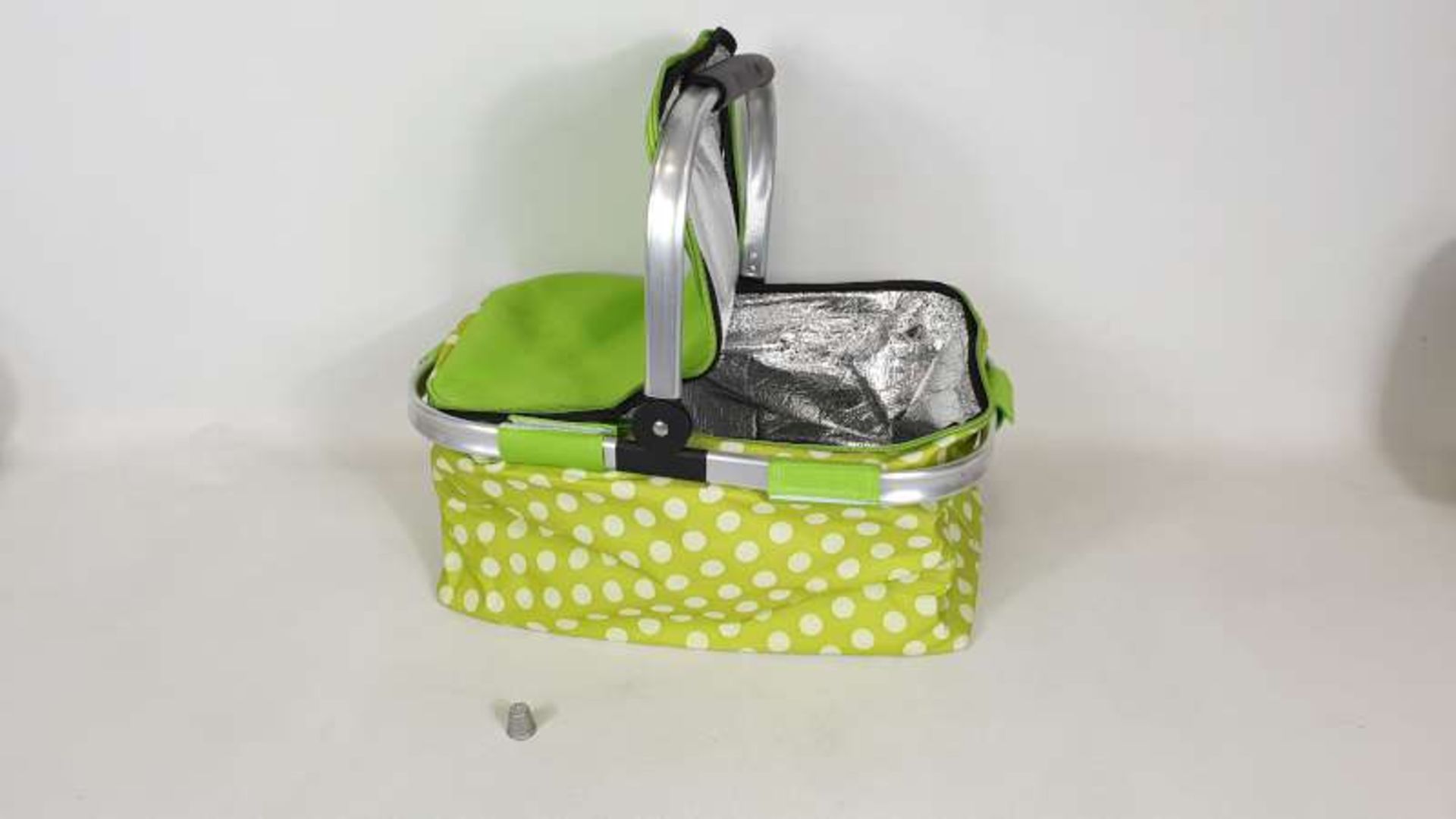 30 X LIME GREEN SPOTTY PICNIC BASKETS IN 3 BOXES