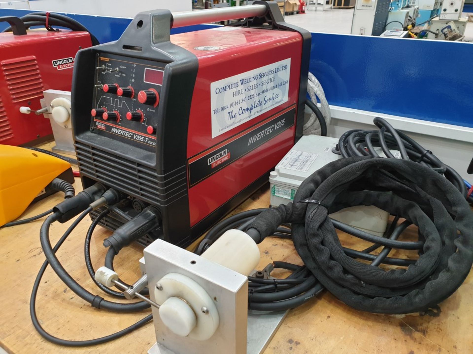 LINCOLN ELECTRIC INVERTEC V205-T PULSE WELDING SET