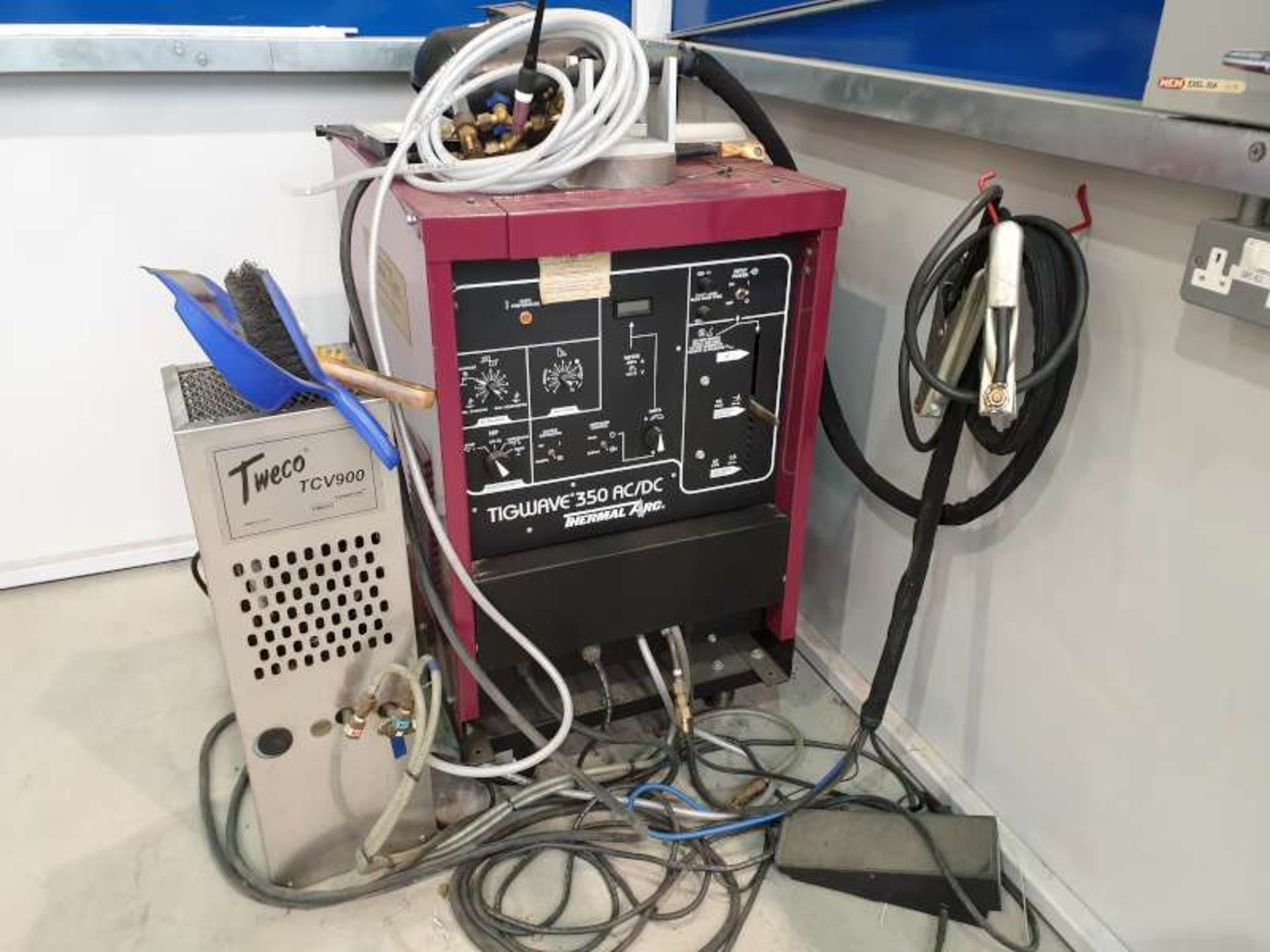THERMAL ARC TIGWAVE 350 AC/DC WELDING SET WITH TWECO TCV900 CHILLER UNIT