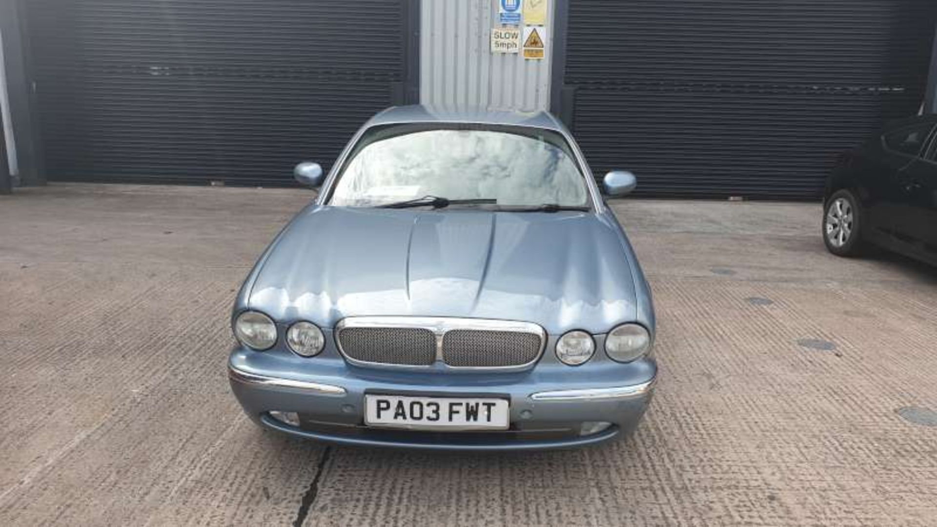 BLUE JAGUAR XJ8 V8 SE AUTO. Reg : PA03 FWT, Mileage : 135,926 Details: KEYS YES LOGBOOK YES MOT