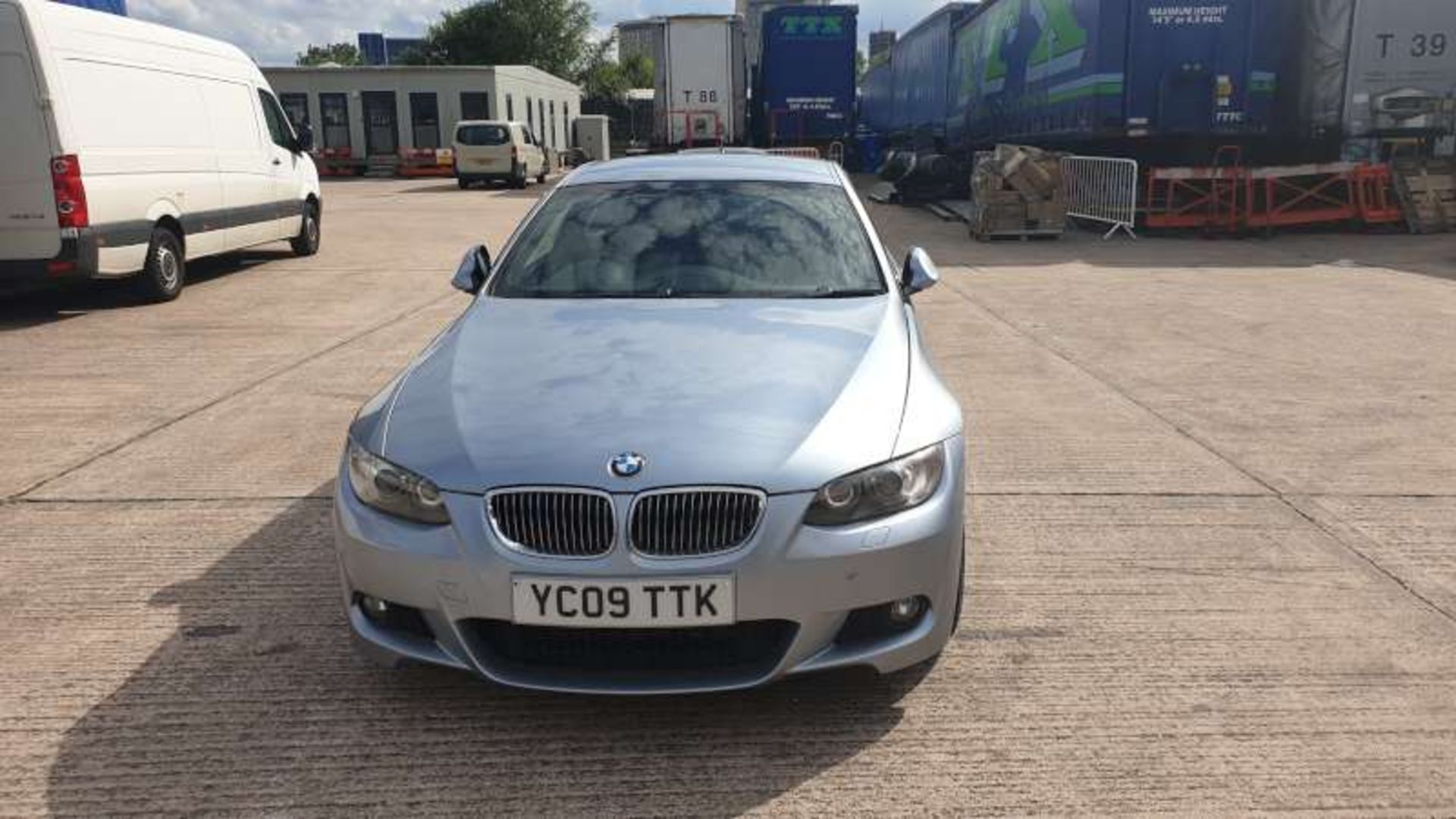 BLUE BMW 325D M SPORT HIGH LINE A. ( DIESEL ) Reg : YC09 TTK, Mileage : 85208 Details: KEYS,LOG BOOK