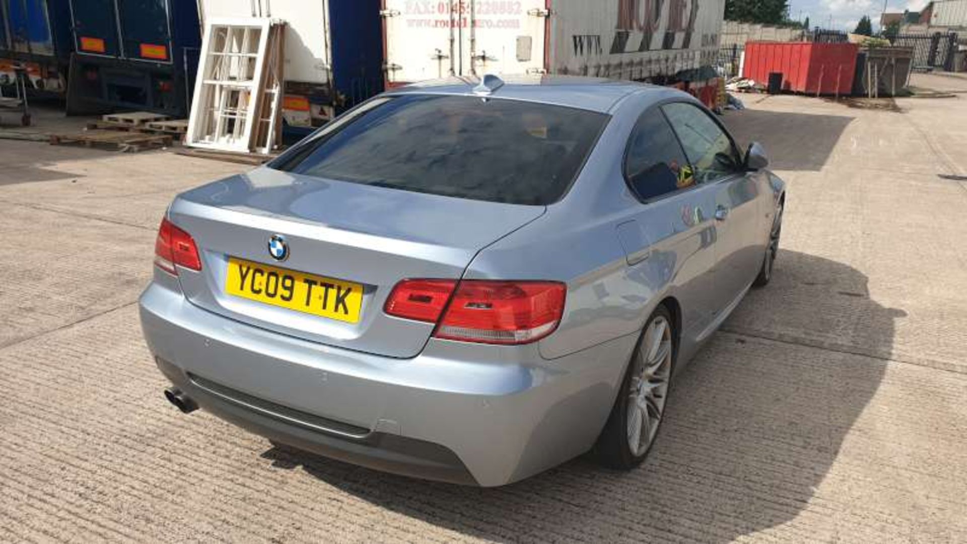 BLUE BMW 325D M SPORT HIGH LINE A. ( DIESEL ) Reg : YC09 TTK, Mileage : 85208 Details: KEYS,LOG BOOK - Image 3 of 4