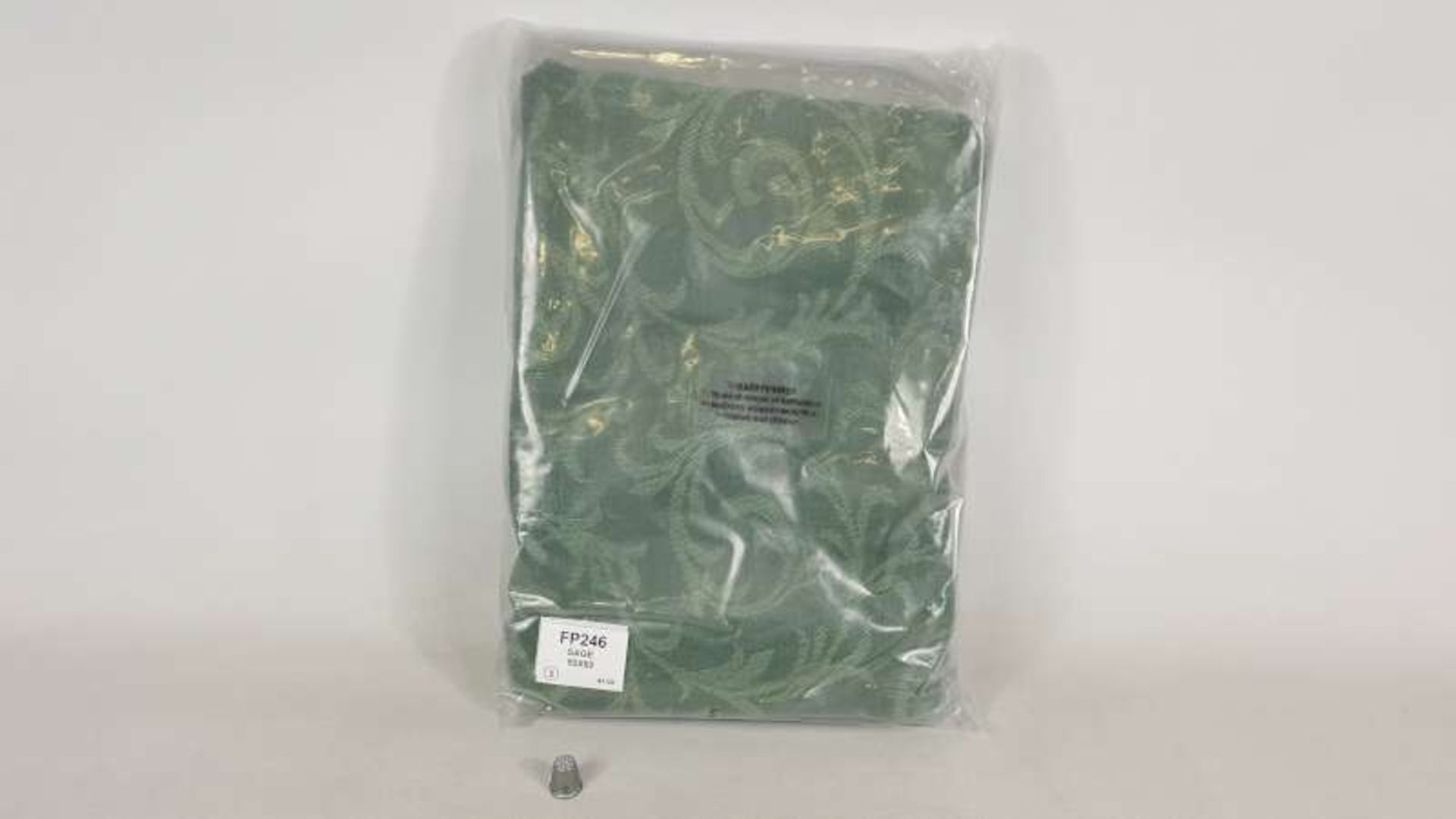 40 X SAGE COLOURED ACANTHUS THROWS SIZE 50 X 60 IN 4 BOXES