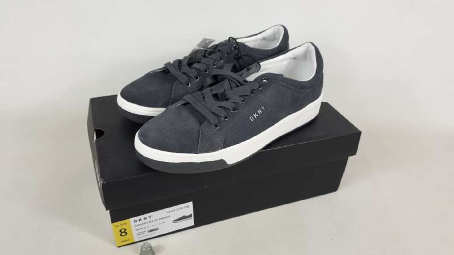 11 X PAIRS OF DKNY SAMSON LACE UP TRAINERS IN SIZES 7.5 / 7