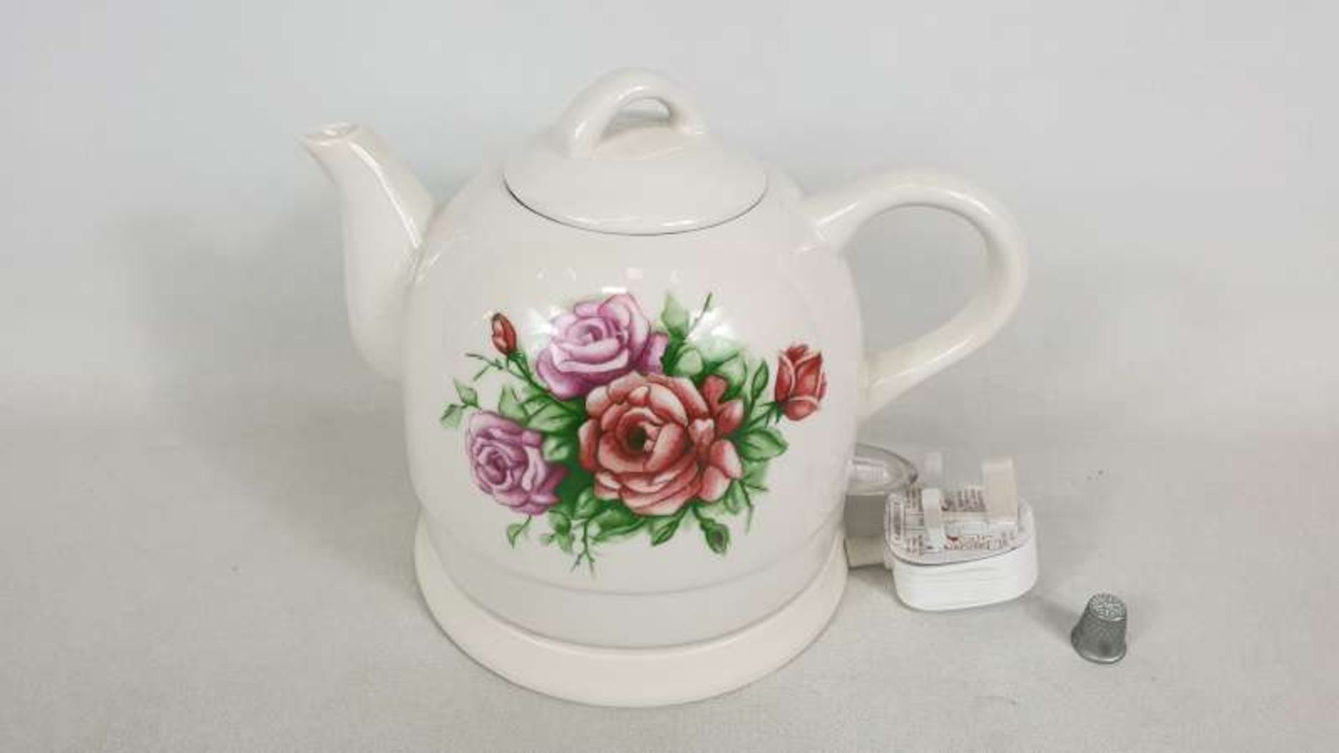 20 X CERAMIC KETTLES WITH FLORAL DETAIL IN 5 BOXES