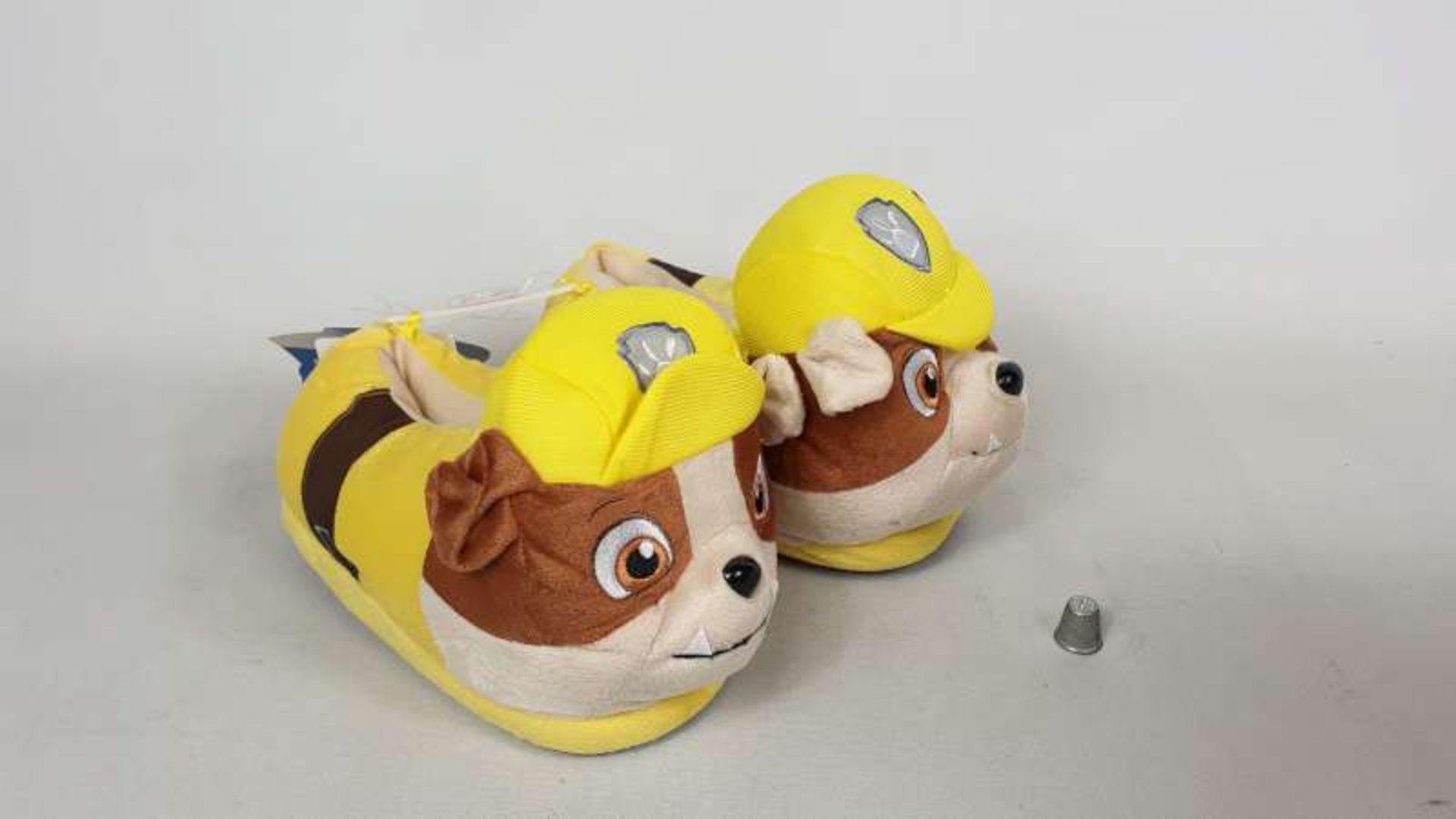 40 X PAIRS OF PAW PATROL RUBBLE 3D SLIPPERS IN 4 BOXES