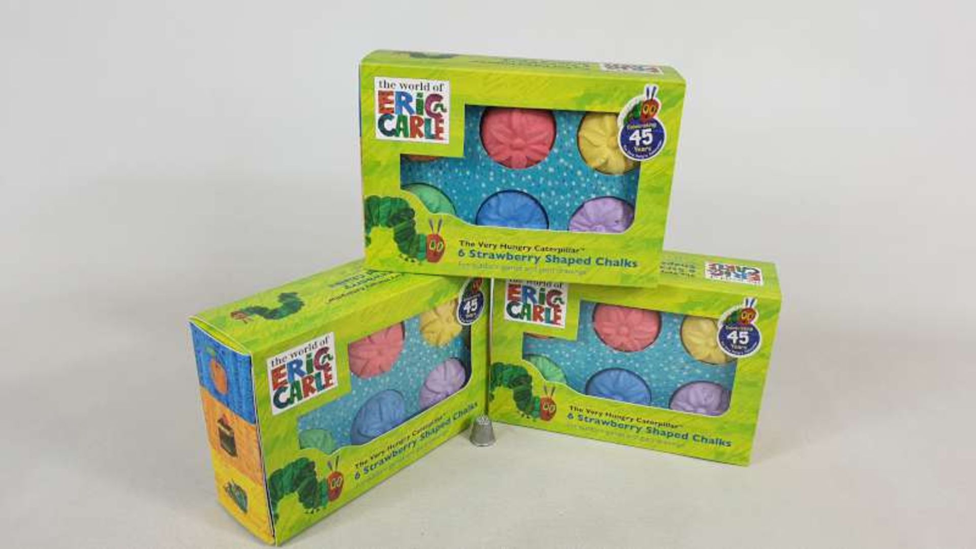 60 X THE WORLD OF ERIC CARLE THE VERY HUNGRY CATERPILLAR 6 STRAWBERRY SHAPED CHALKS IN 5 BOXES