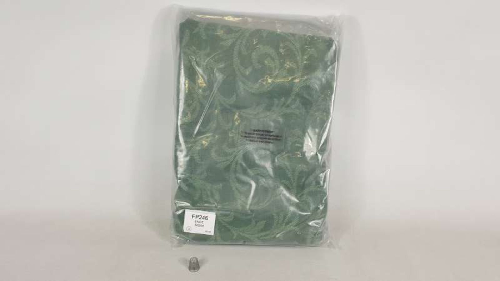 40 X SAGE COLOURED ACANTHUS THROWS SIZE 50 X 60 IN 4 BOXES