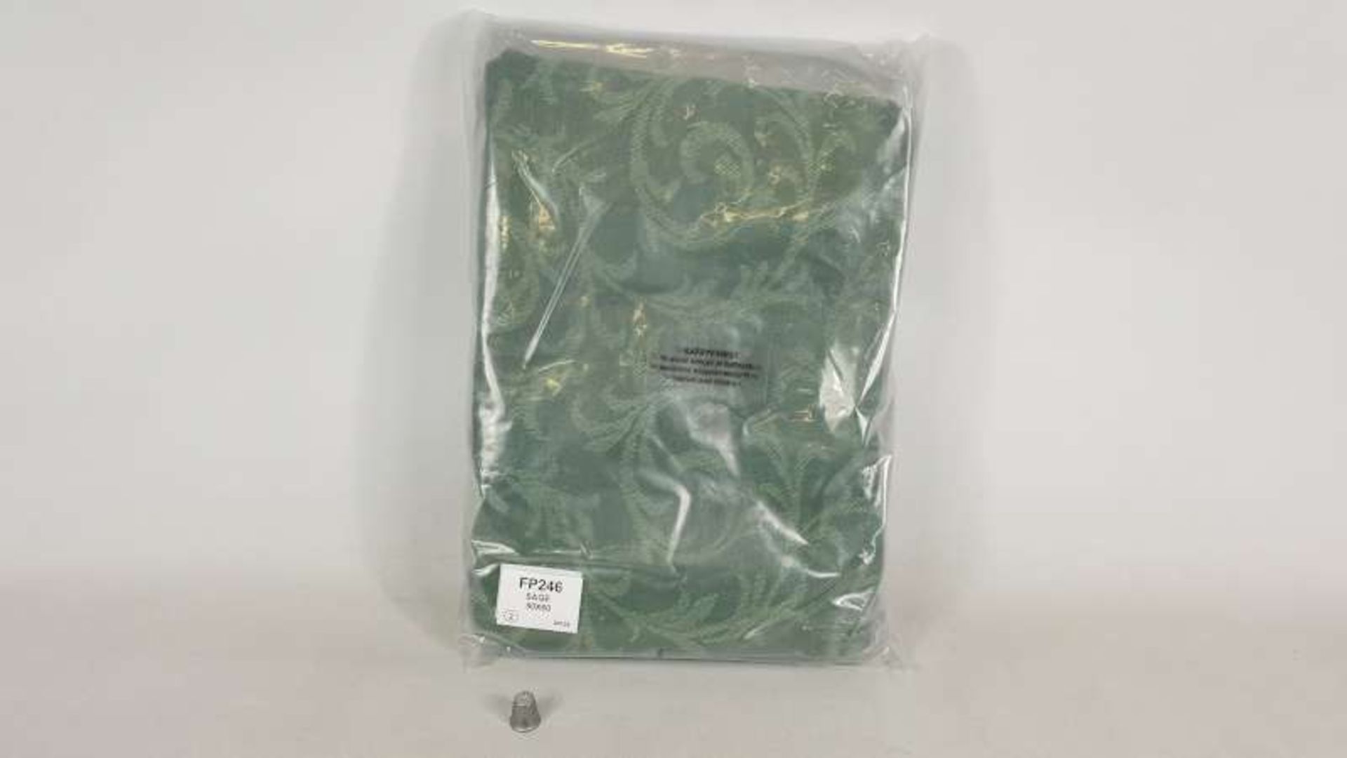 40 X SAGE COLOURED ACANTHUS THROWS SIZE 50 X 60 IN 4 BOXES