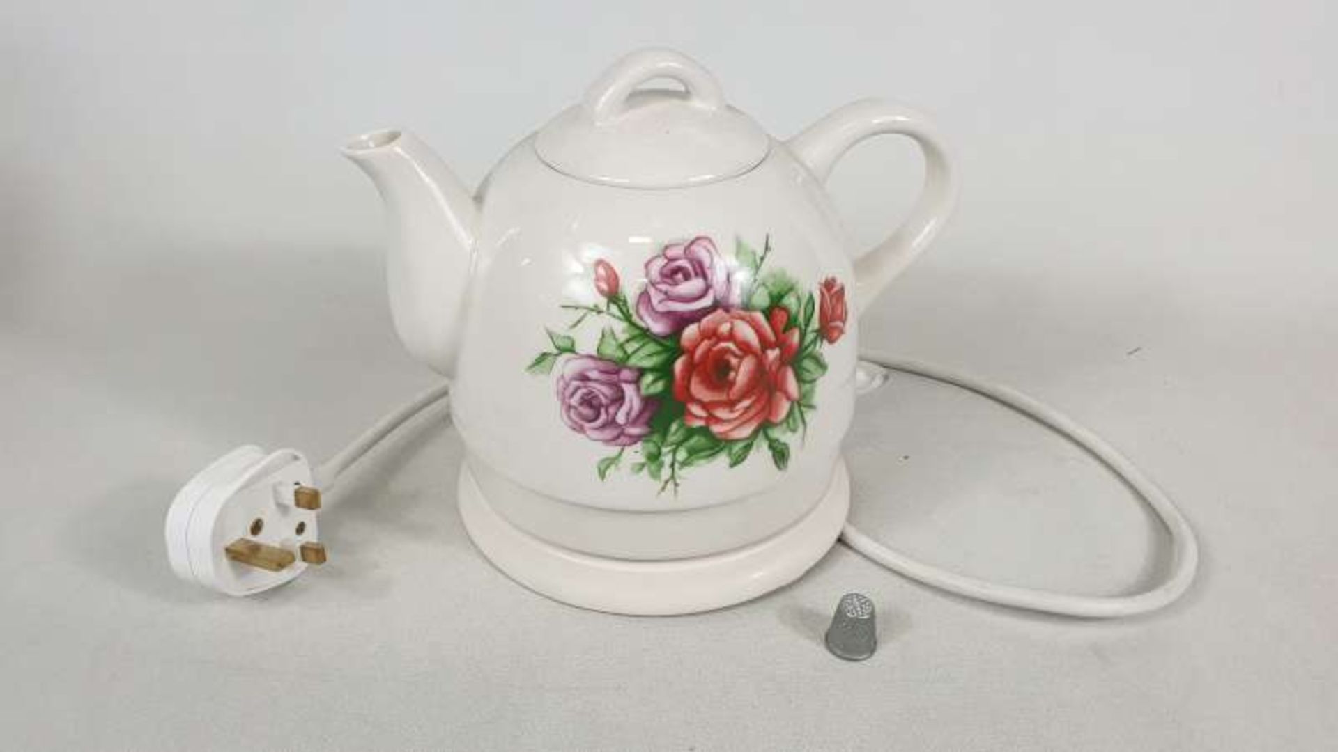 20 X CERAMIC KETTLES WITH FLORAL DETAIL IN 5 BOXES