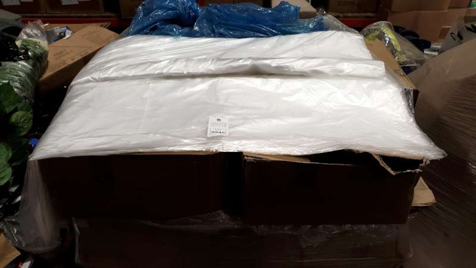 PALLET CONTAINING A LARGE QTY OF LARGE POLYTHENE BAGS