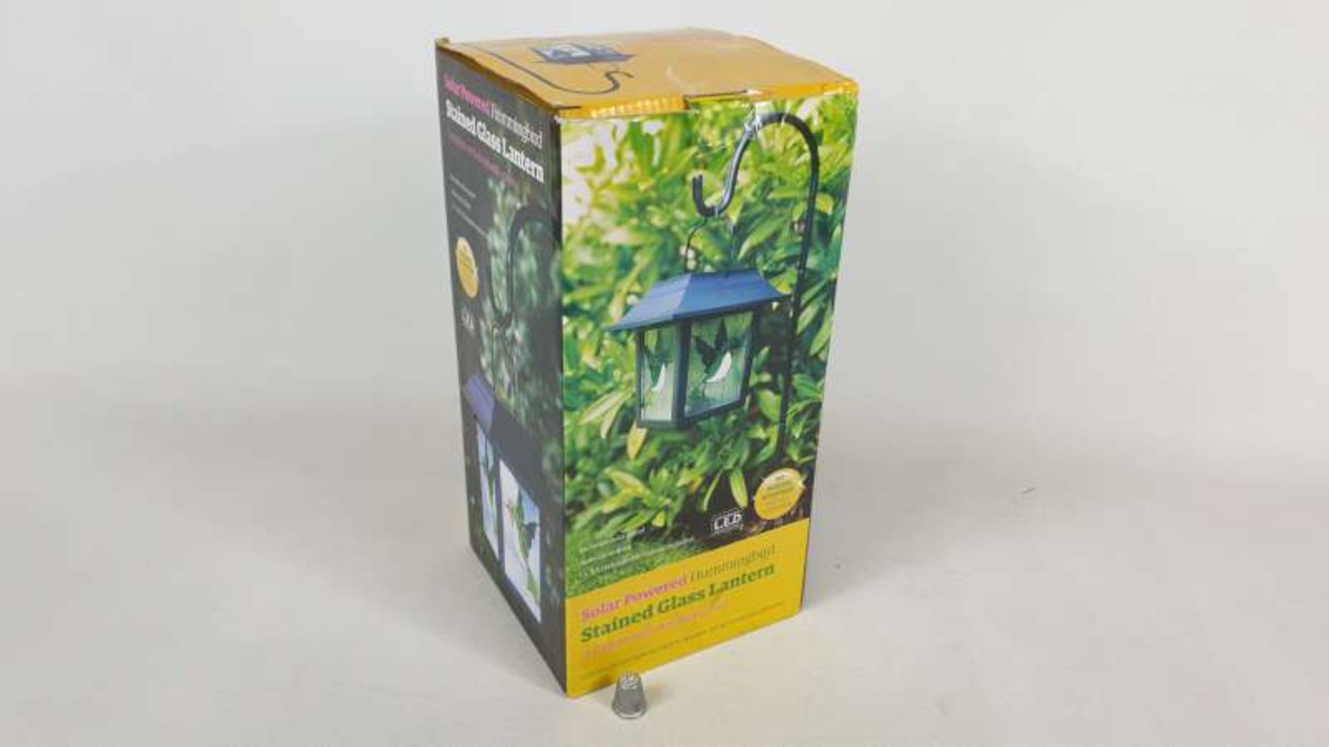 32 X SOLAR POWERED HUMMINGBIRD STAINED GLASS LANTERNS IN 4 BOXES