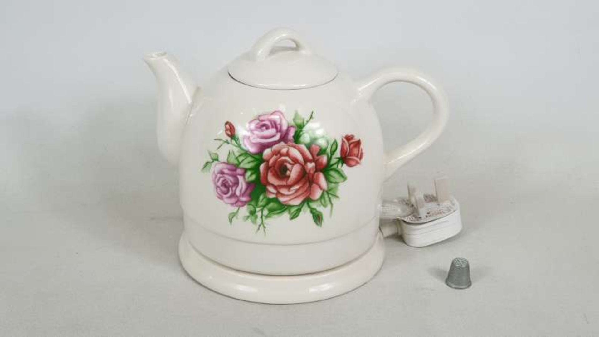 20 X CERAMIC KETTLES WITH FLORAL DETAIL IN 5 BOXES