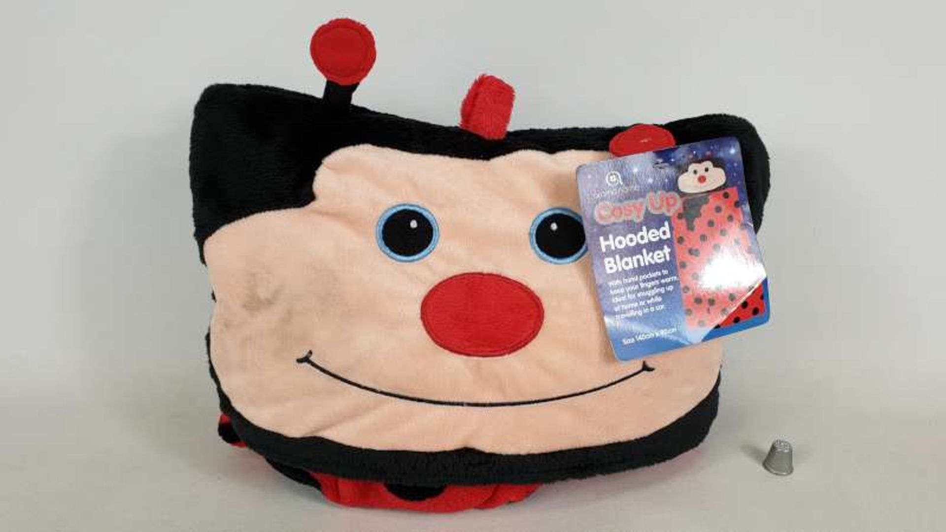 50 X LADYBIRD HOODED BLANKETS IN 5 BOXES