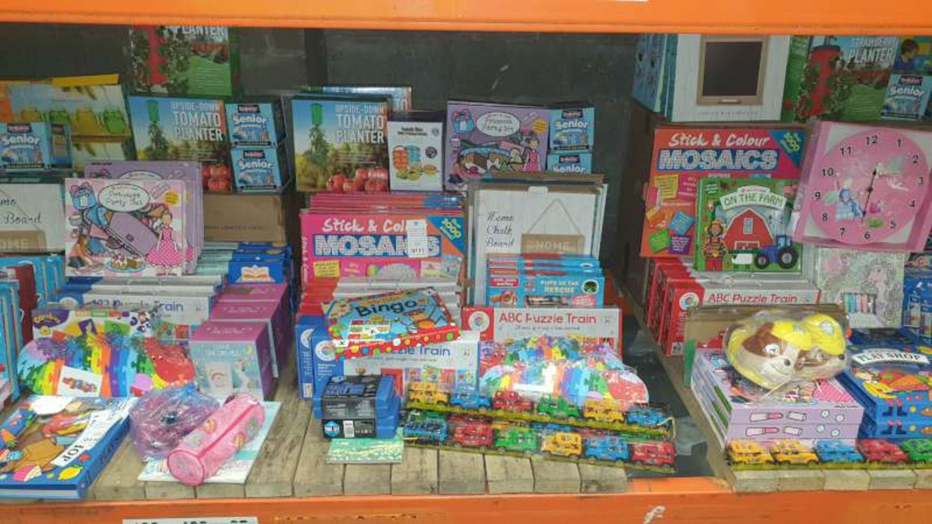 MIXED LOT CONTAINING SILLY SAFARI BINGO, ABC PUZZLE TRAINS, MEMO CHALK BOARDS, PULL BACK AND GO
