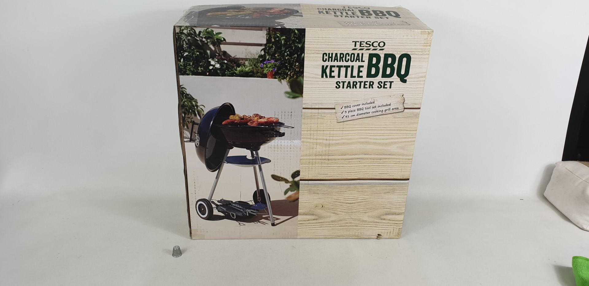 8 X BRAND NEW BOXED CHARCOAL KETTLE BBQ STARTER SETS EACH SET INCLUDES 41CM DIAMETER COOKING GRILL 3