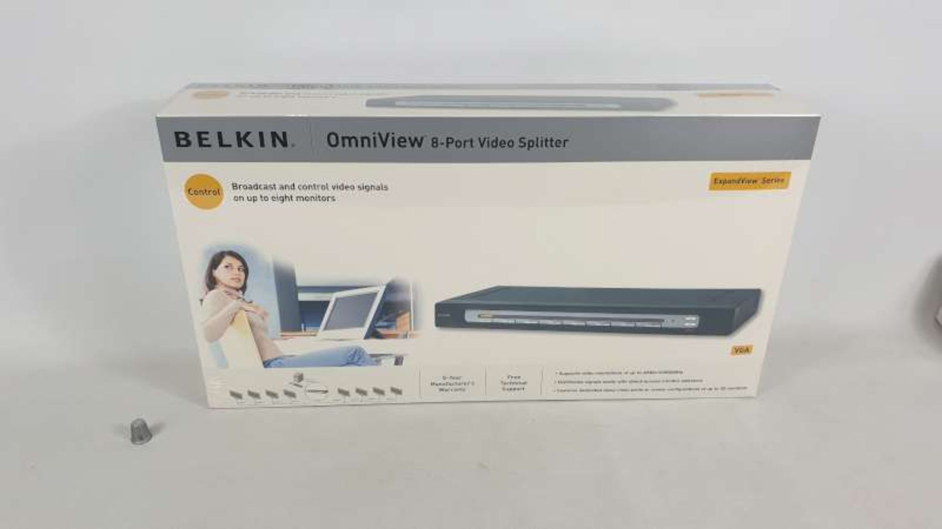 BRAND NEW BOXED BELKIN OMNIVIEW 8-PORT VIDEO SPLITTER