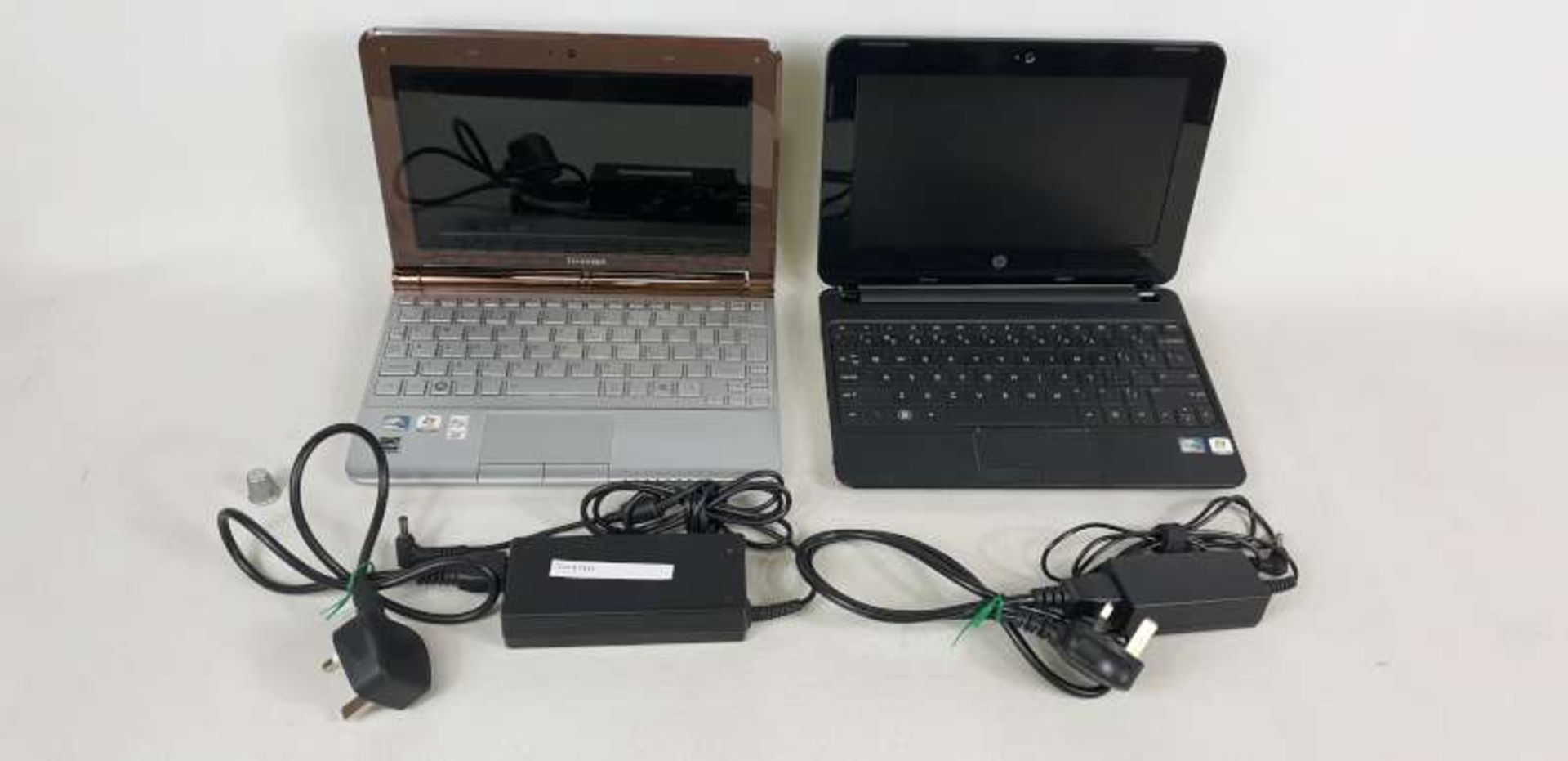 TOSHIBA AND HP NETBOOKS WITH CHARGERS