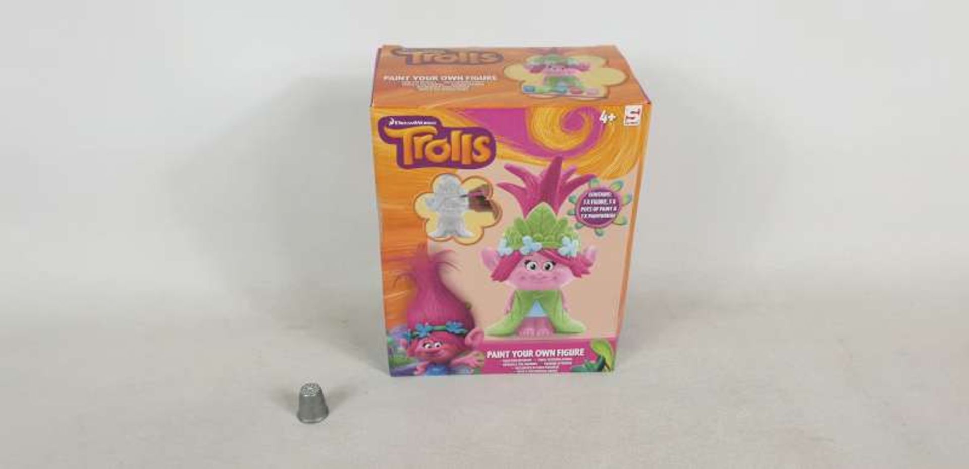 36 X DREAMWORKS TROLLS PAINT YOUR OWN FIGURES IN 6 BOXES