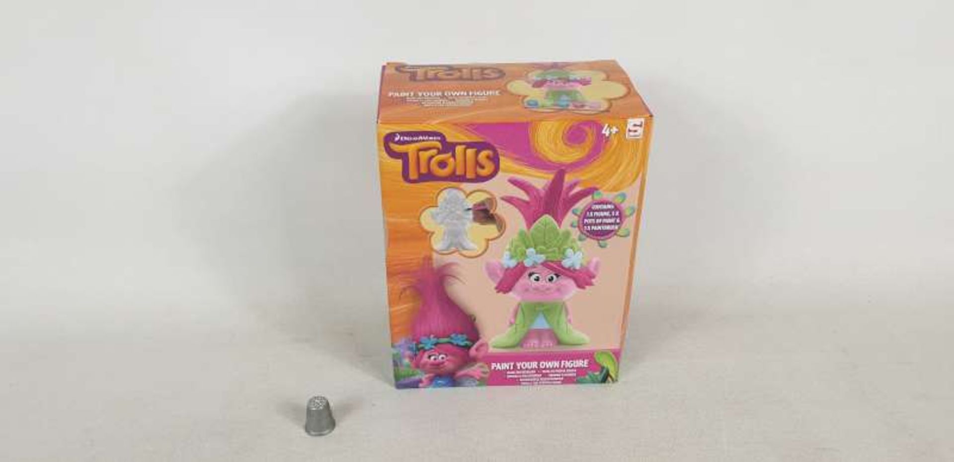 36 X DREAMWORKS TROLLS PAINT YOUR OWN FIGURES IN 6 BOXES