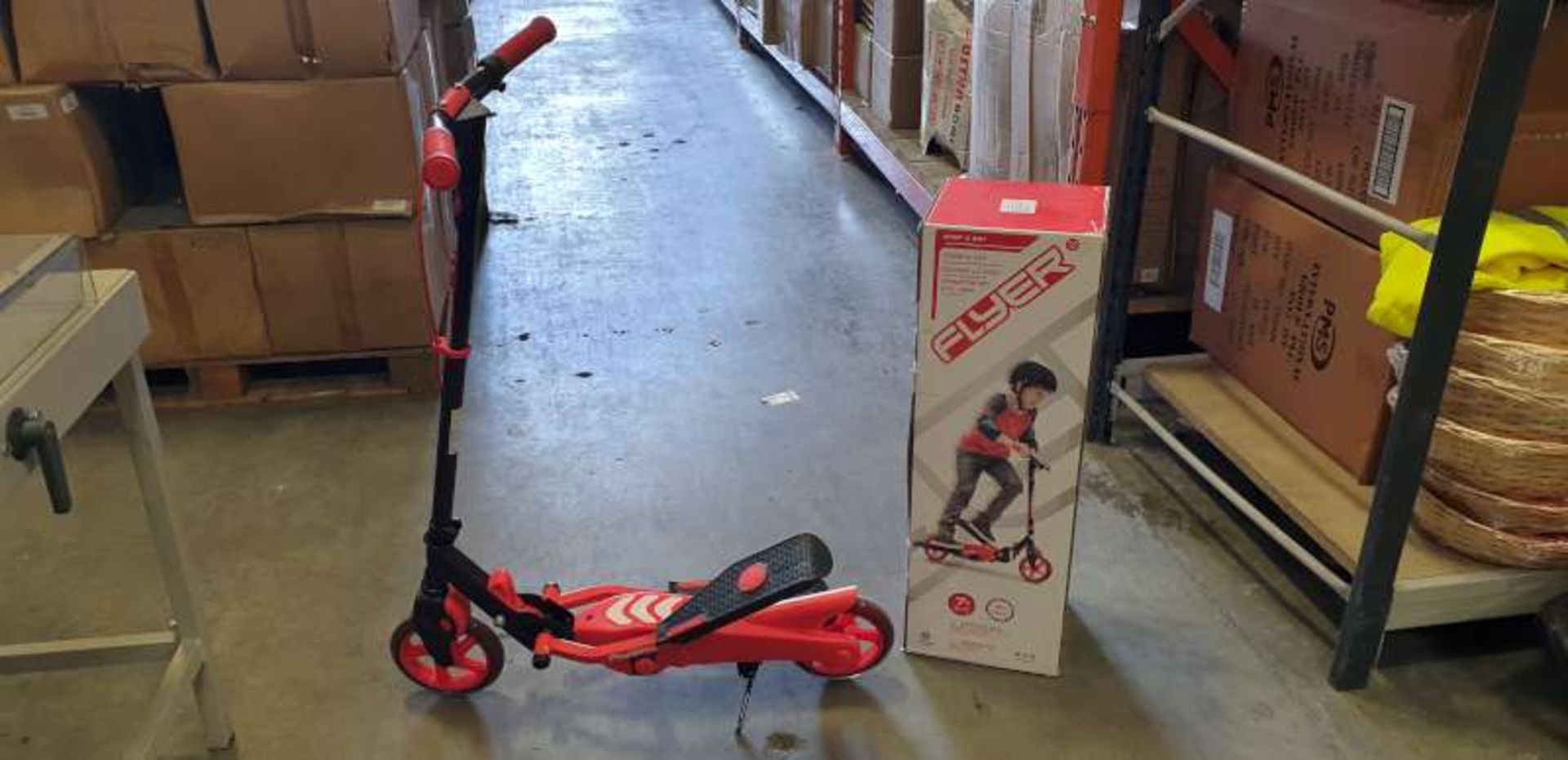 2 X BRAND NEW BOXED YVOLVE SPORTS FLYER SCOOTERS IN 1 BOX