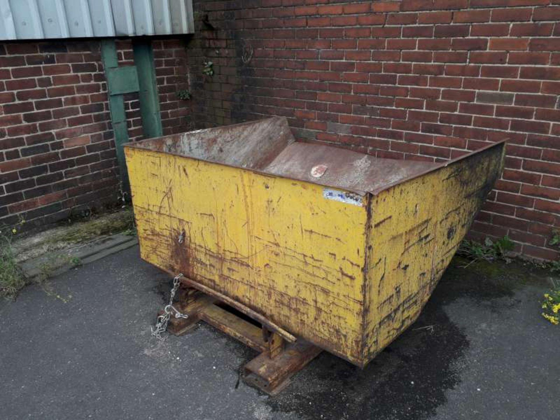 1 X YELLOW FLT TIPPER SKIP, 500 LTR.