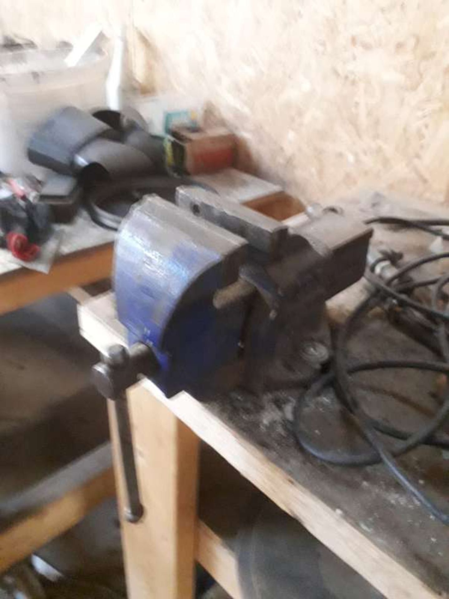 1 X DRAPPER GRINDER/ POLISHER. 1 X MITRE COMPOUND MITRE SAW PULLDOWN, 1 X 3 INCH BLUE PAINTED VICE. - Image 2 of 2