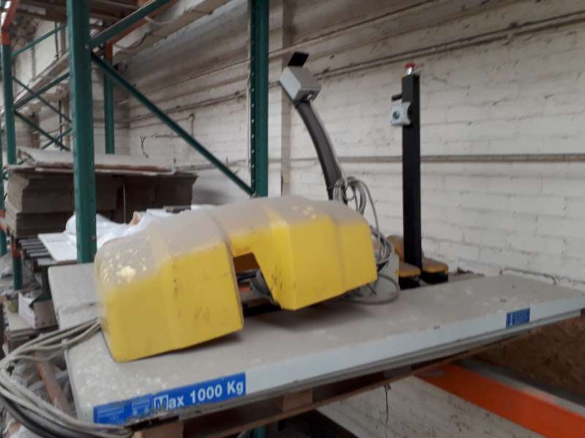 1 X RGO 1000KG ELECTRIC WEIGHING SCALES