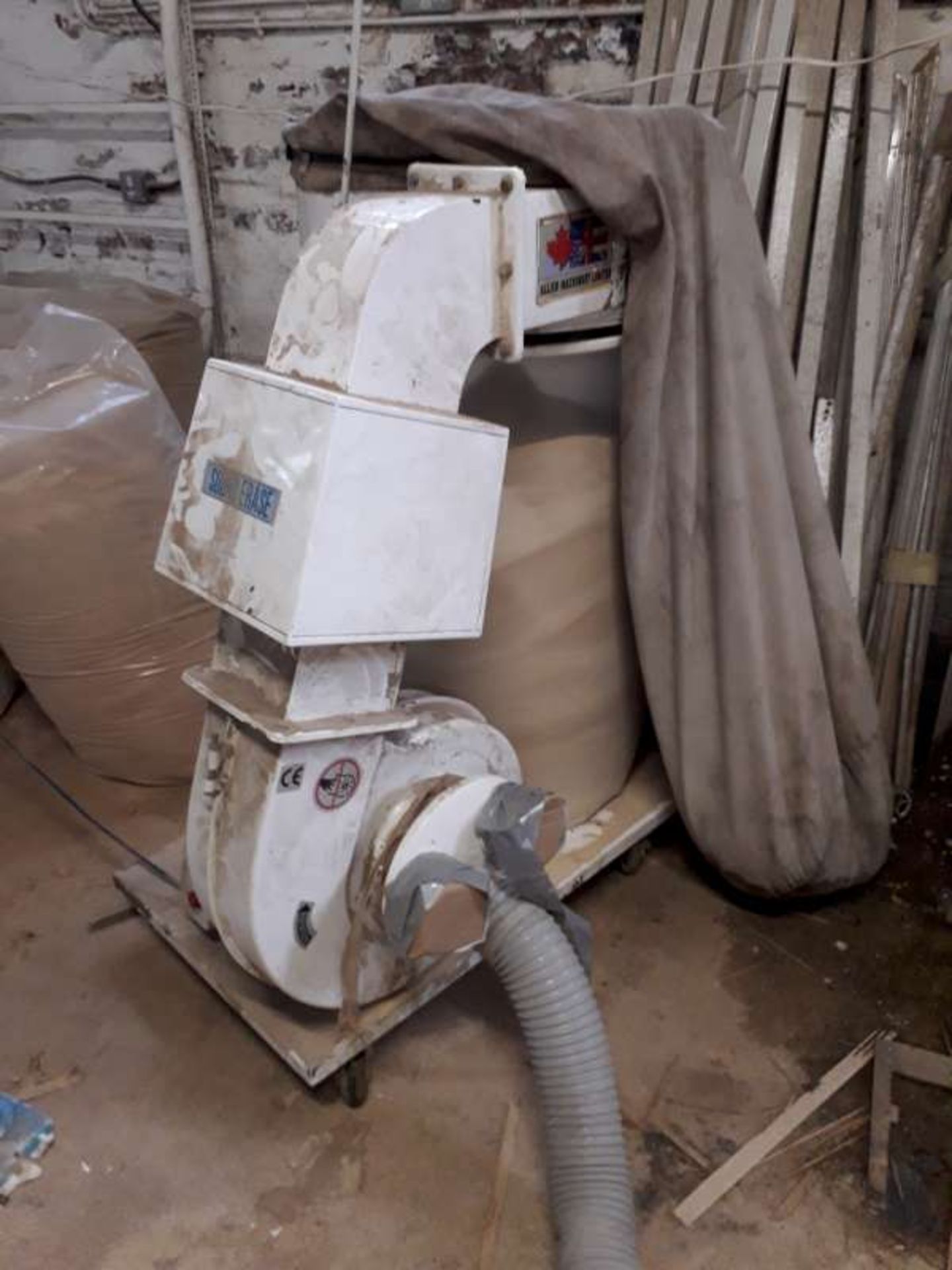 SOUND ERASE MOBILE SINGLE BAG DUST EXTRACTOR Y.O.M. 2001.