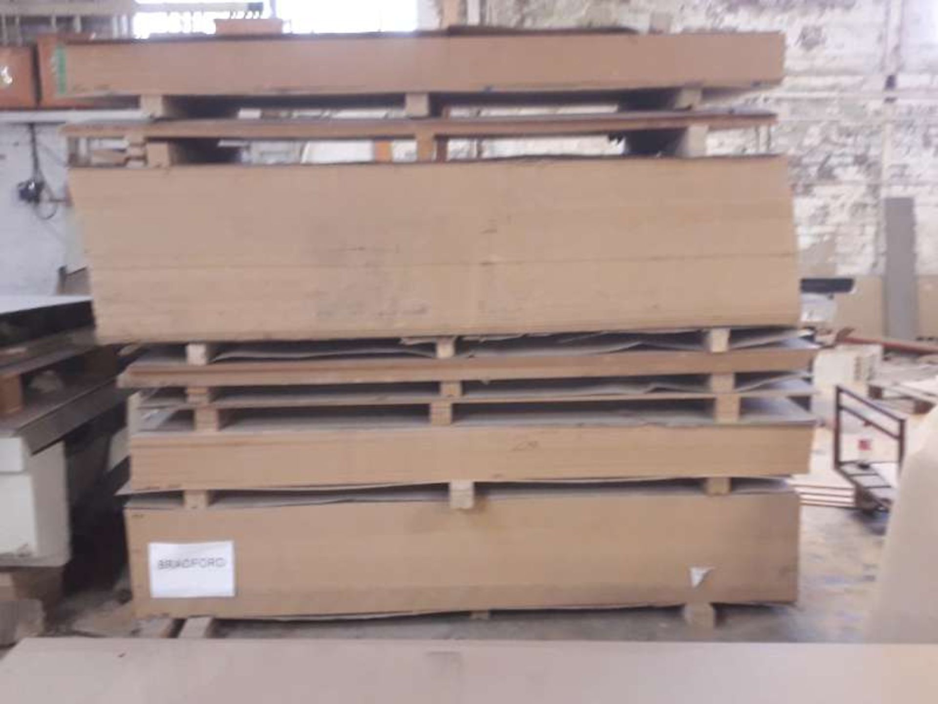 8 PALLETS CONTAINING VARIOUS AMOUNTS OF WALNUT,OAK AND ELM TIMBER SHEET PANELS. - Image 2 of 5