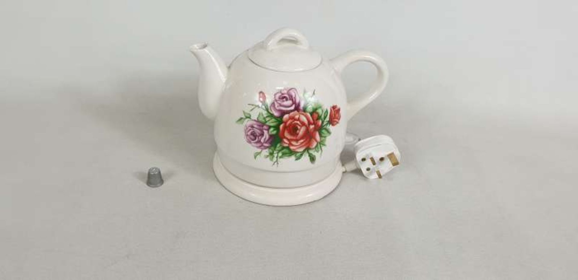 20 X CERAMIC KETTLES WITH FLORAL DETAIL IN 5 BOXES