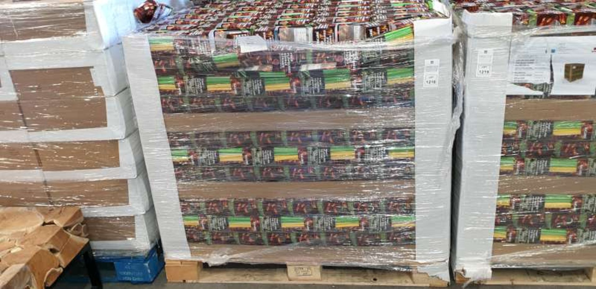 PALLET CONTAINING A LARGE QTY OF BACARDI EDIBLE STRAWS BEST BEFORE 10 / 12 / 2020