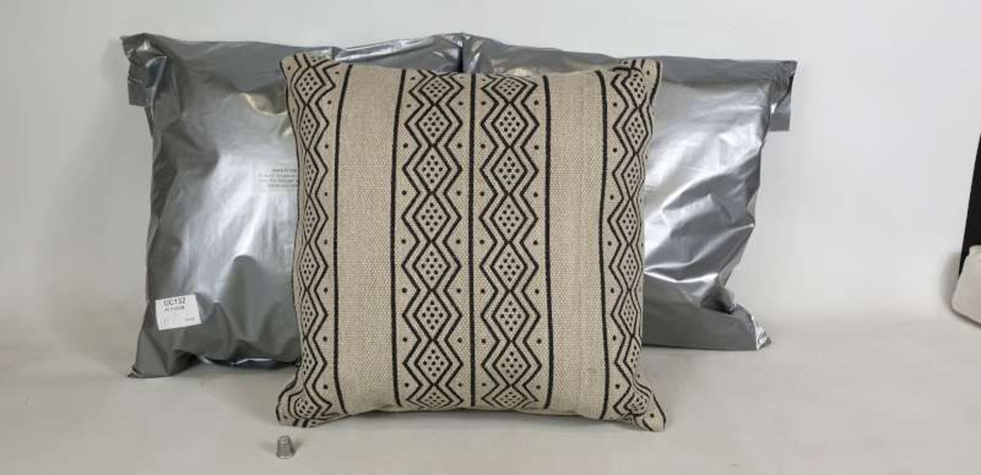 27 X TRIBAL PATTERN CUSHIONS SIZE 43 X 43