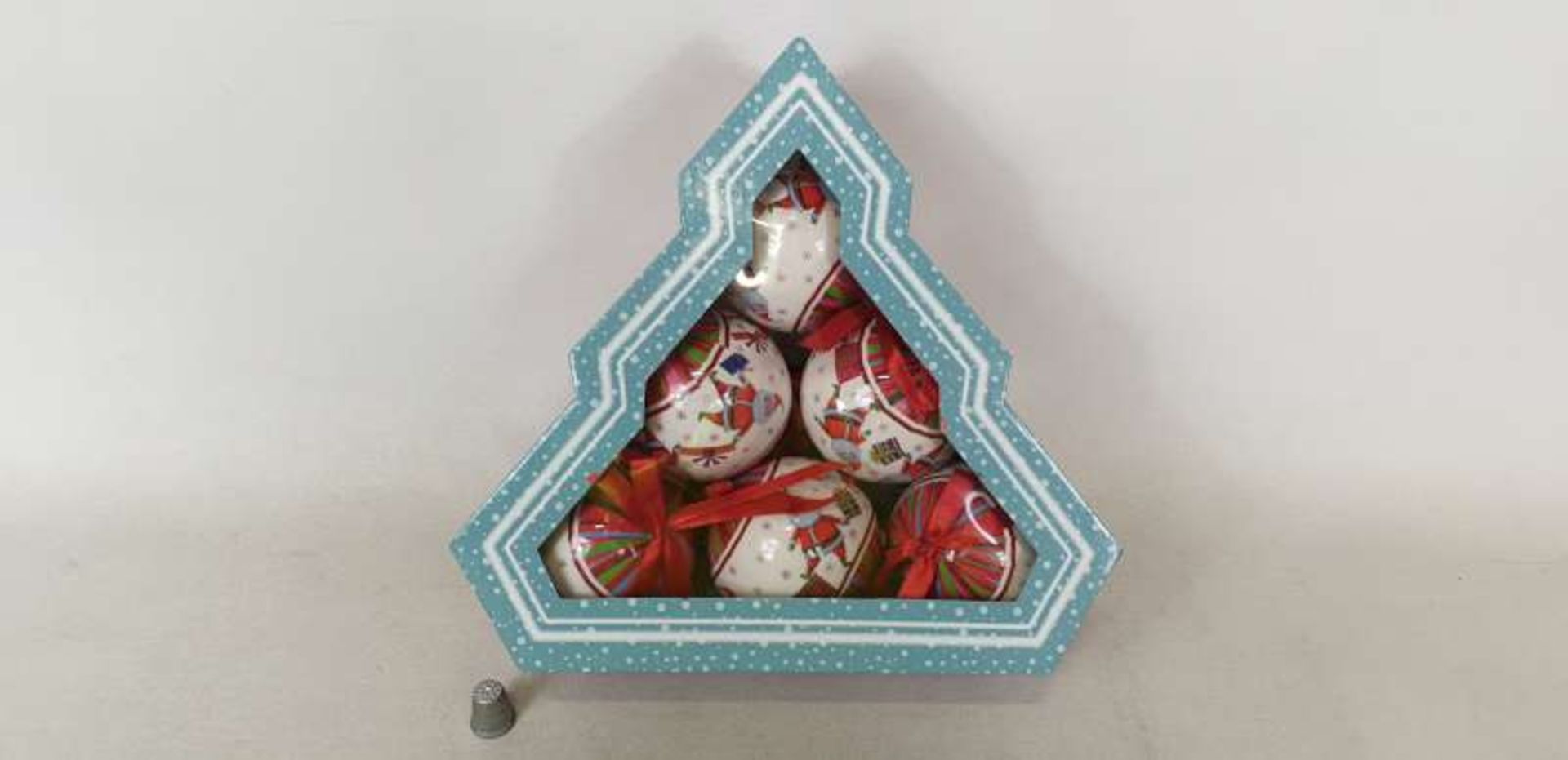 48 X SETS OF 6 FATHER CHRISMAS BAUBLES IN DECORATIVE TREE BOX IN 3 BOXES