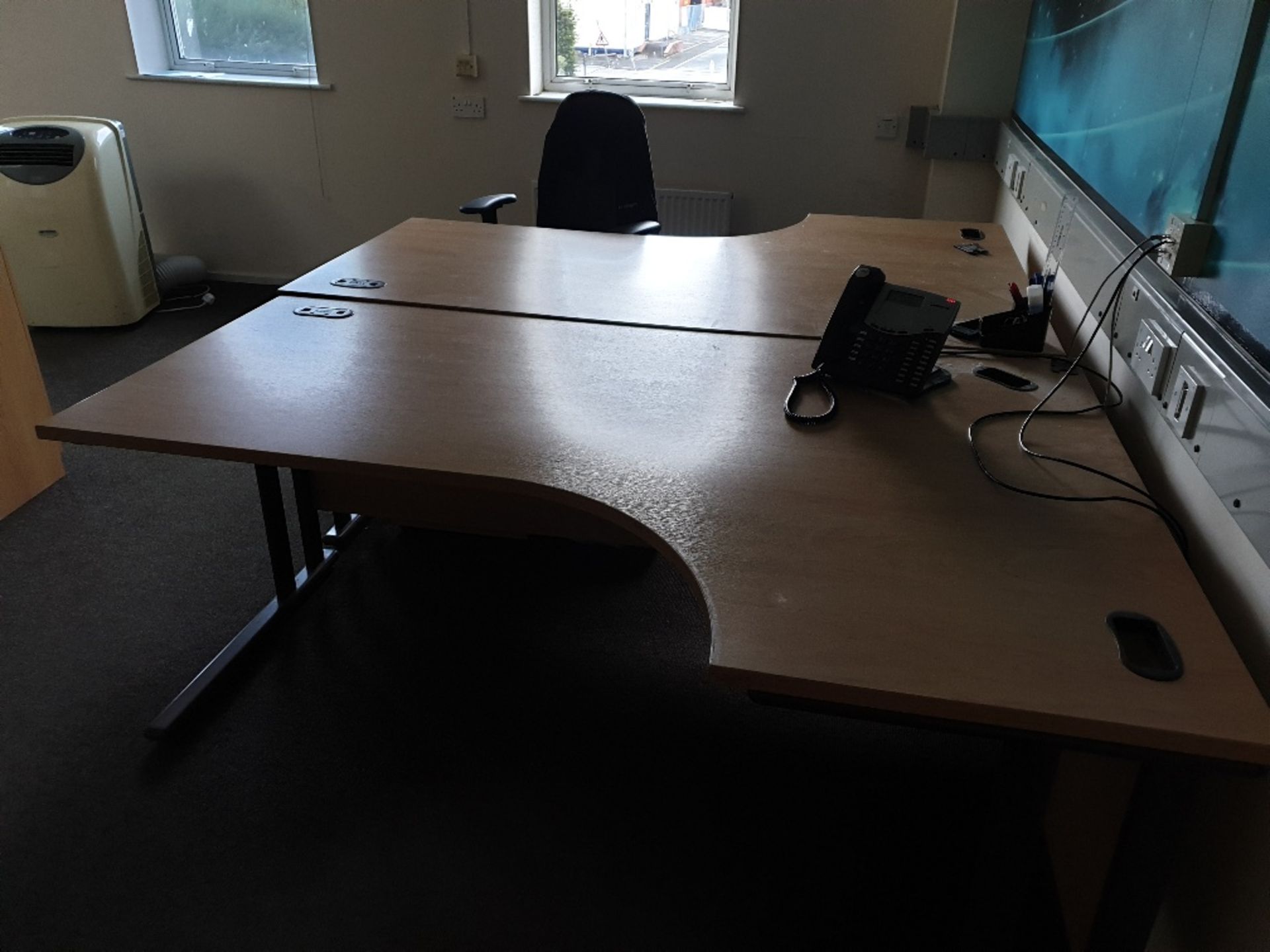 Office Furniture Lot to Include, 8 L Shaped Desks 2 Rectangle Desks 8 Office Chairs 8 Four Drawer - Image 3 of 7