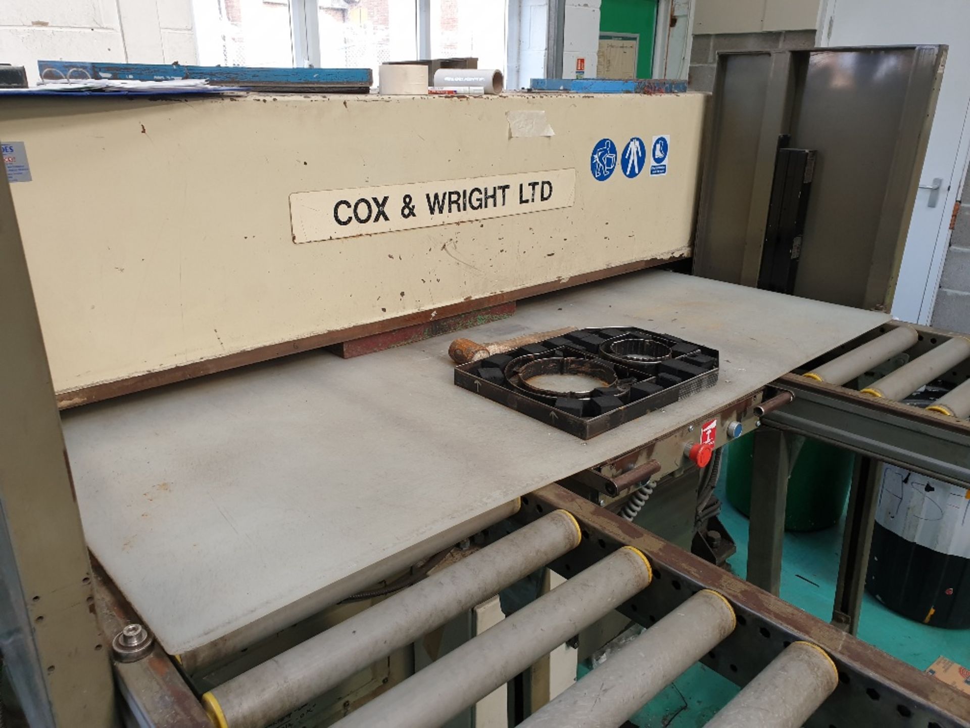 Cox & Wright Ltd Press with 5’ x 2.5’ working area. Serial No. Z8989-11 with McLaren light guard - Image 2 of 4