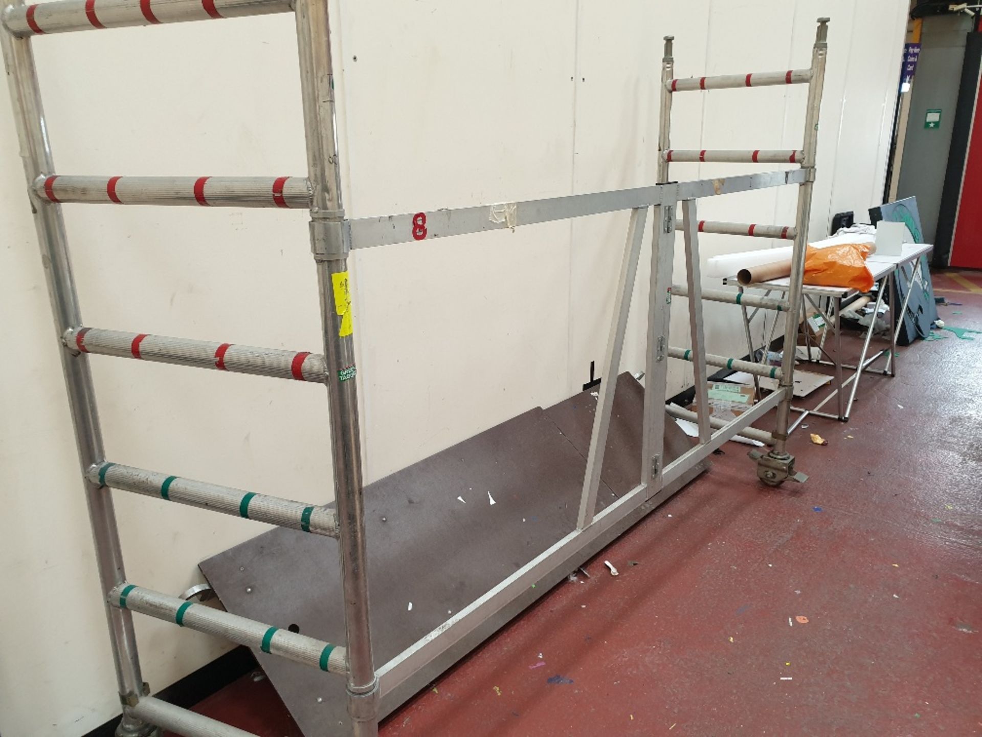 Aluminium Collapsible, Wheeled Scaffold Staging with Platform.