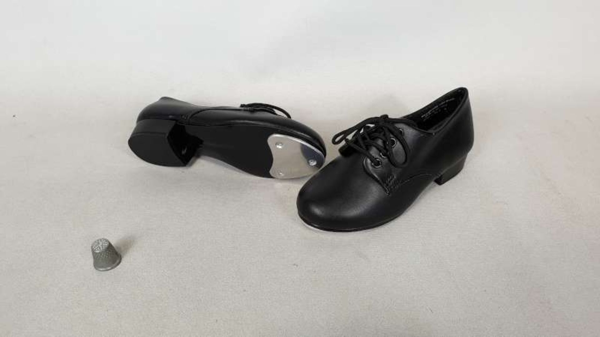 25 X BRAND NEW CHILDRENS BLACK TAP DANCING SHOES IN VARIOUS SIZES IN 1 BOX