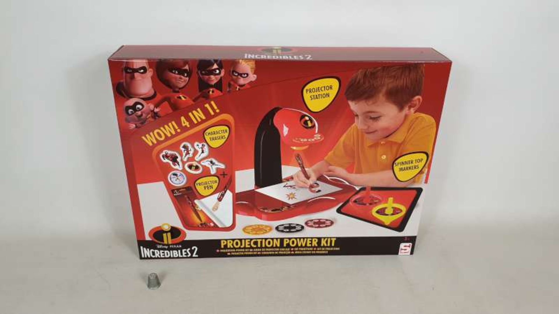 30 X BRAND NEW BOXED DISNEY PIXAR INCREDIBLES PROJECTION POWER KITS IN 5 BOXES