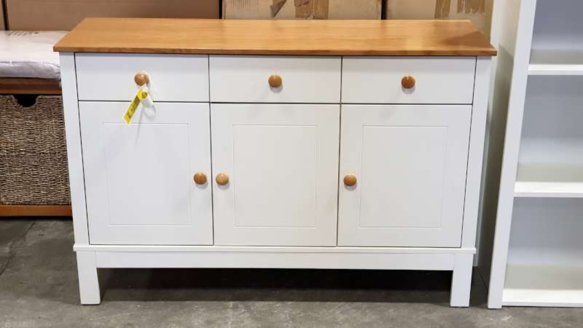 BRAND NEW BOXED HOVE SIDEBOARD 119 X 79 X 39CM
