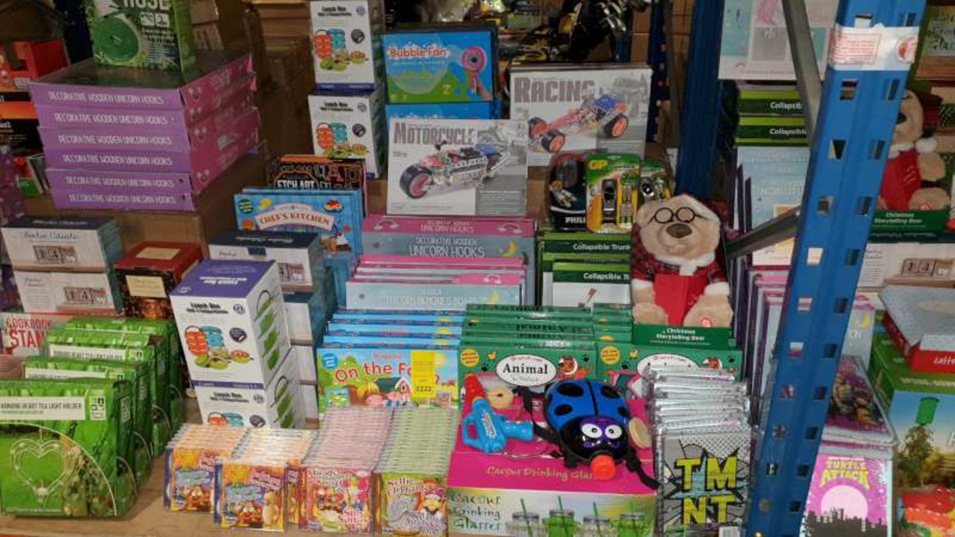 MIXED LOT CONTAINING ANIMAL RESCUE PUZLES, RACING ASSEMBLY TOYS, CHEFS KITCHEN, WOODEN CALENDARS,