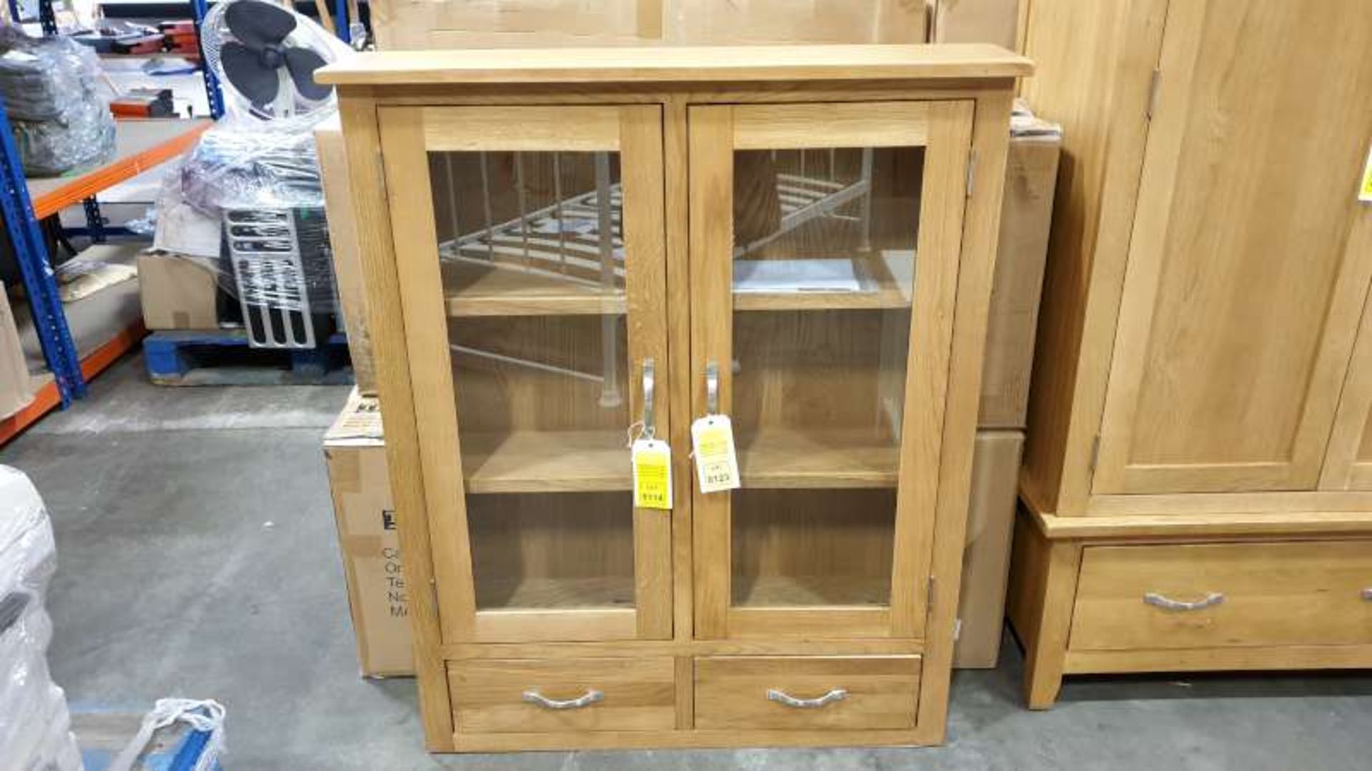 BRAND NEW BOXED HARROGATE OAK AND OAK VENEER HUTCH WITH GLASS DOORS SIZE L950 MM X W220 MM X H