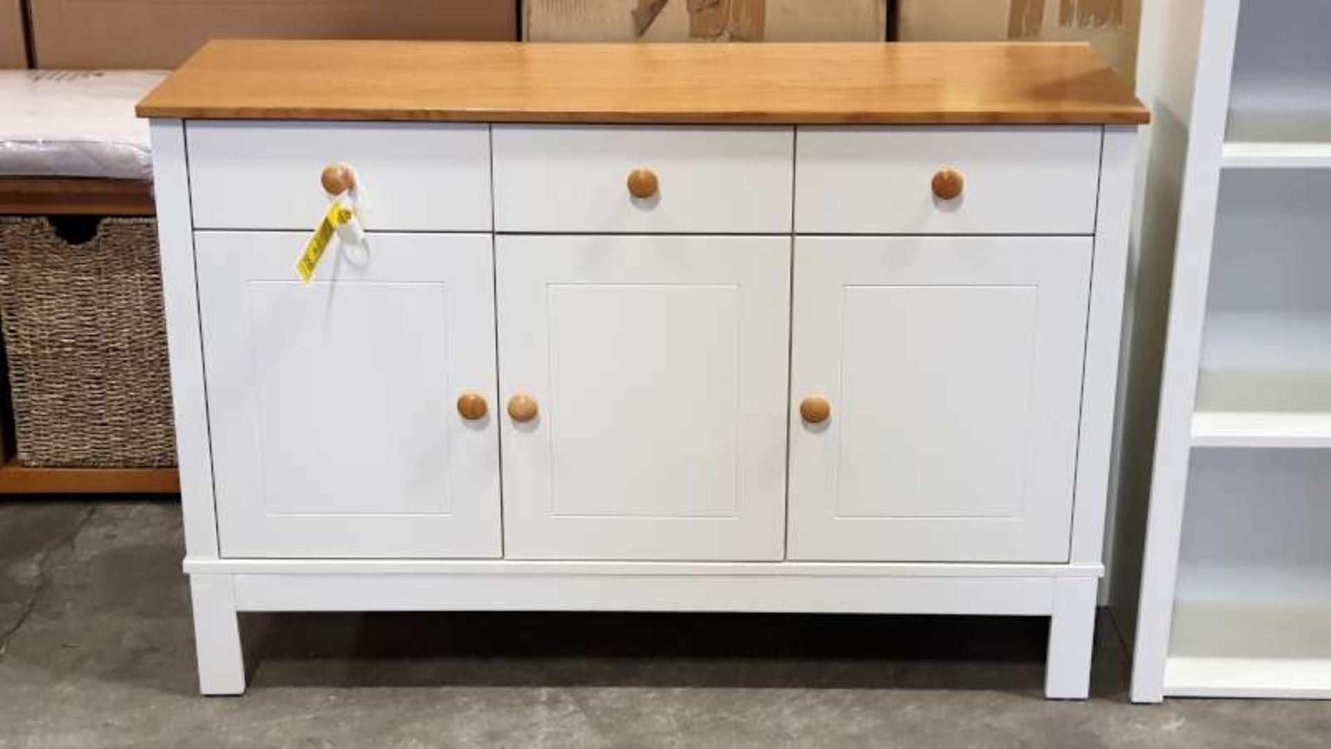 BRAND NEW BOXED HOVE SIDEBOARD 119 X 79 X 39CM