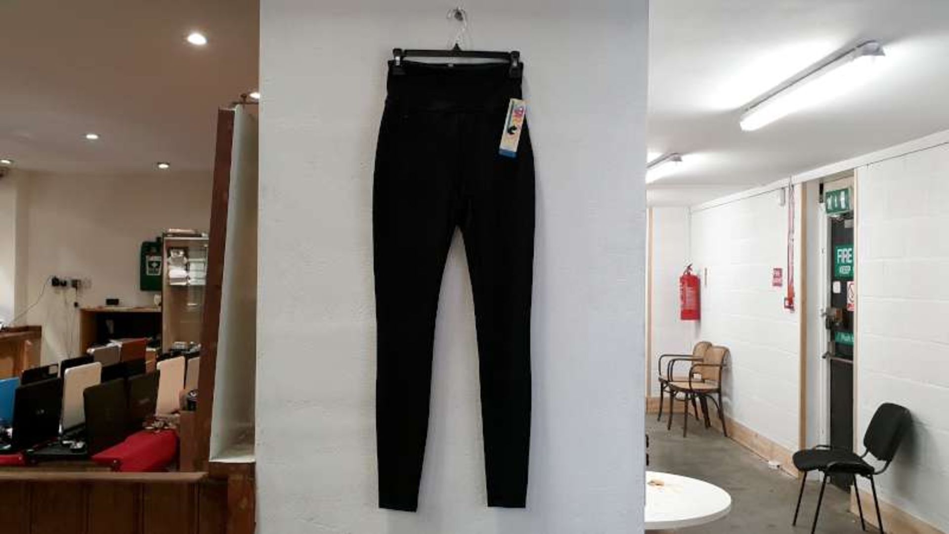 9 X BRAND NEW SPANX LEGGINGS IN VARIOUS STYLES AND SIZES RRP £450