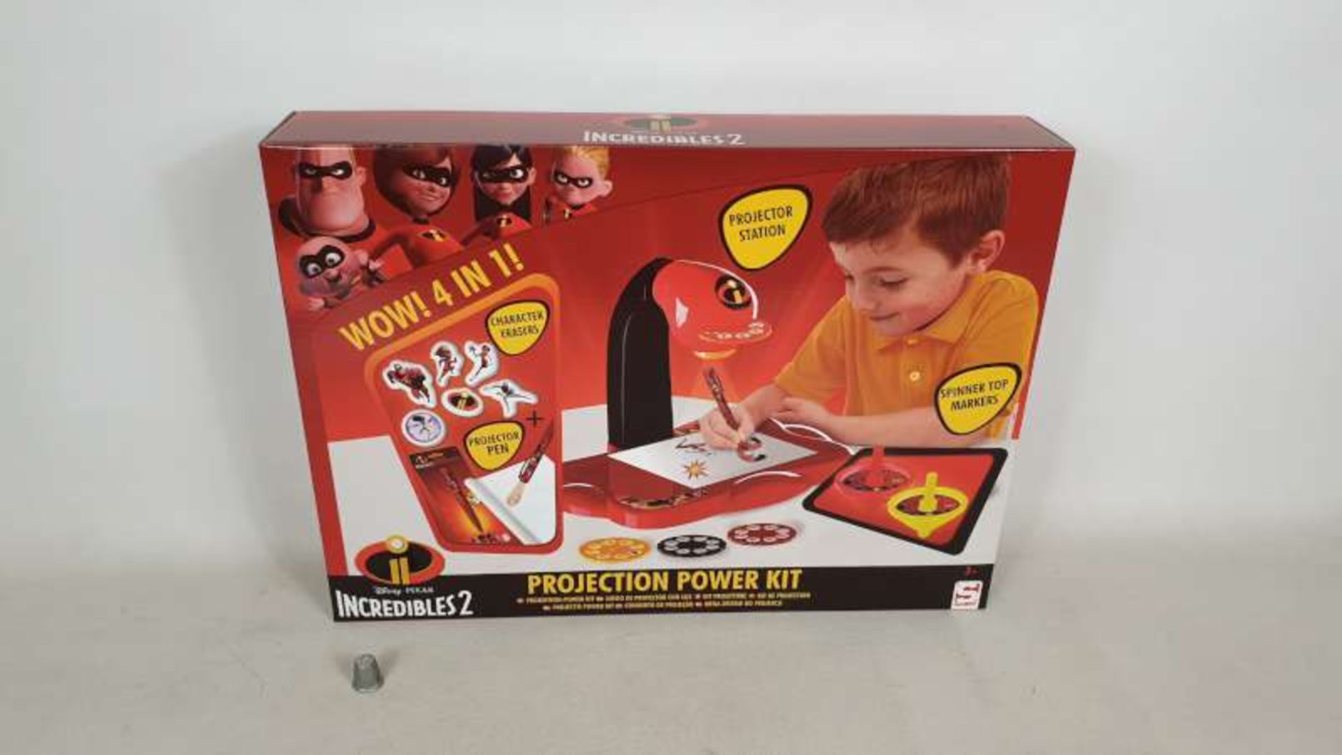 30 X BRAND NEW BOXED DISNEY PIXAR INCREDIBLES PROJECTION POWER KITS IN 5 BOXES