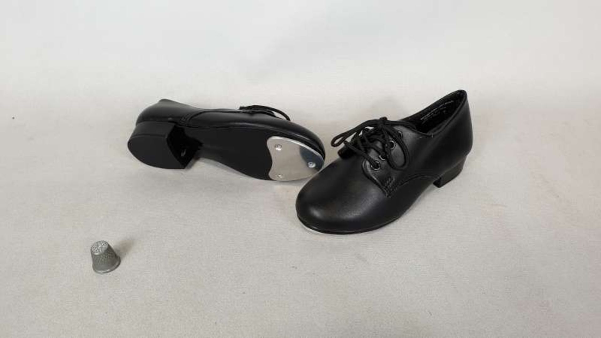 25 X BRAND NEW CHILDRENS BLACK TAP DANCING SHOES IN VARIOUS SIZES IN 1 BOX