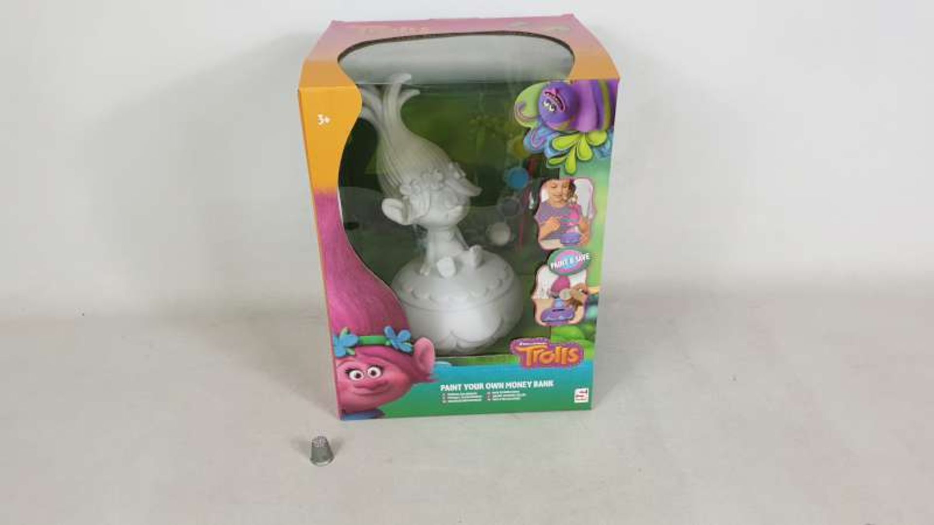 30 X BRAND NEW BOXED DREAMWORKS TROLLS PAINT YOUR OWN MONEY BANKS IN 15 BOXES