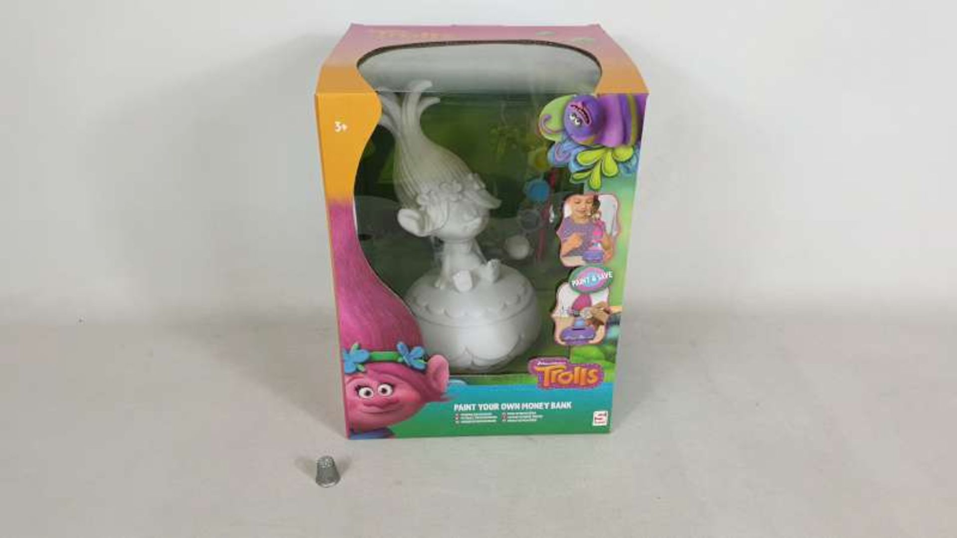 30 X BRAND NEW BOXED DREAMWORKS TROLLS PAINT YOUR OWN MONEY BANKS IN 15 BOXES