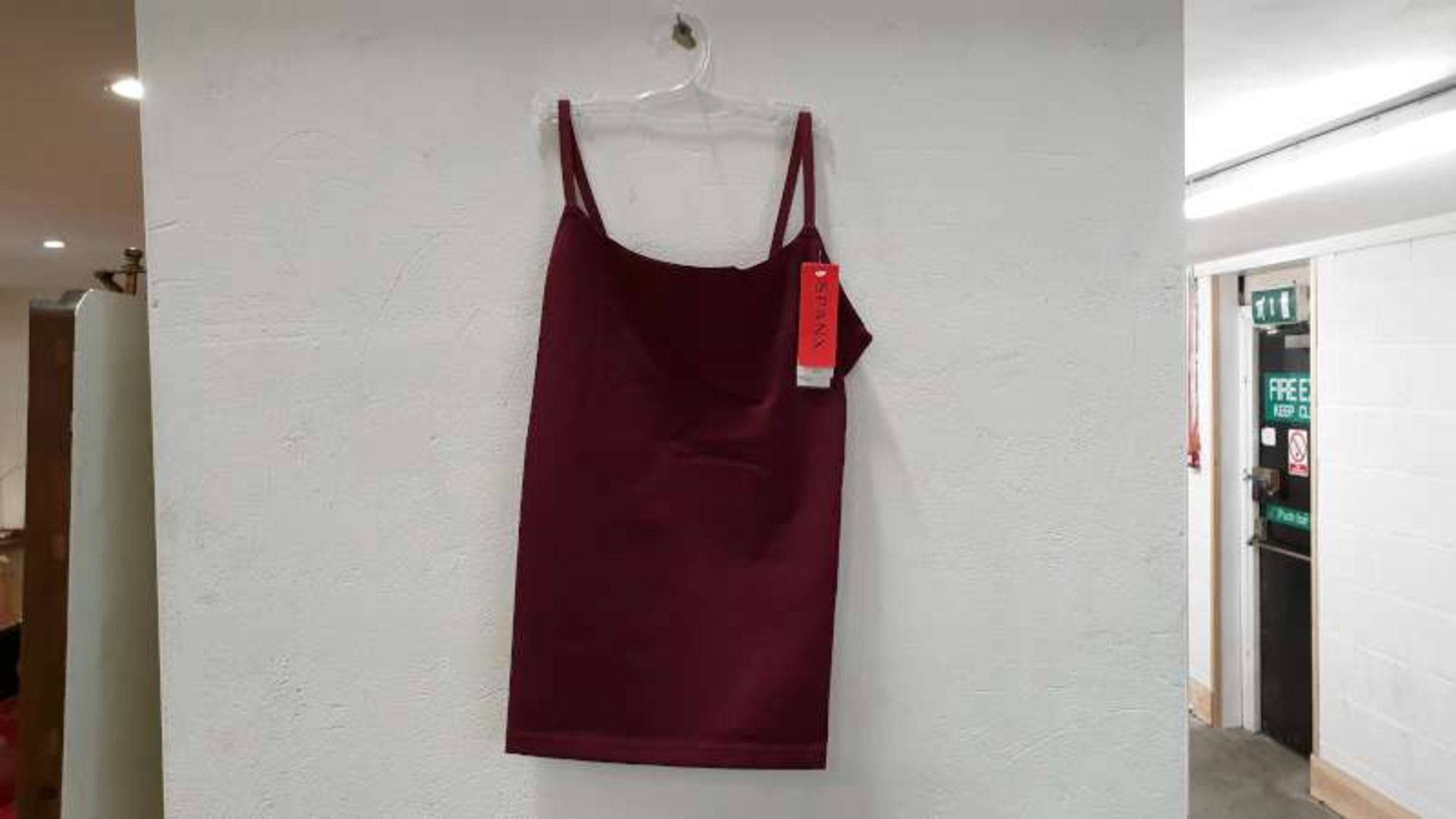 7 X BRAND NEW SPANX RICH GARMENT IN AND OUT CAMI TOPS SIZE MEDIUM RRP £476 - Image 2 of 2